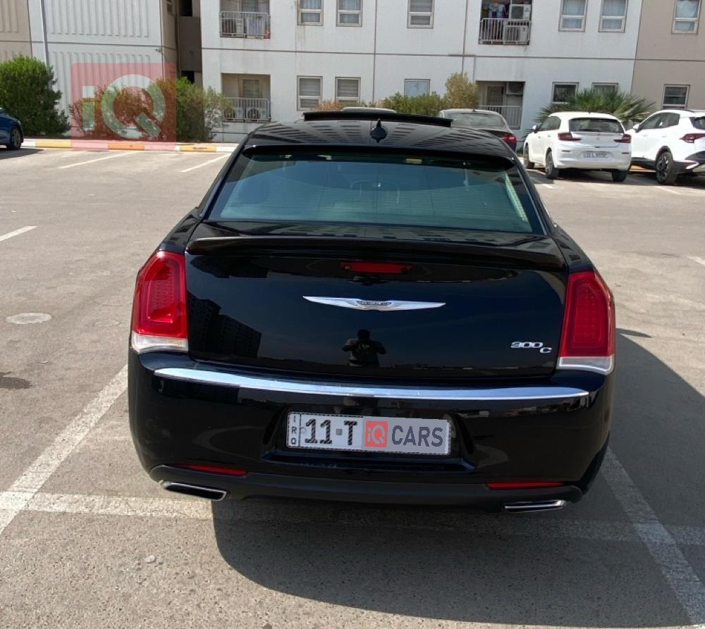 کرایسلەر 300